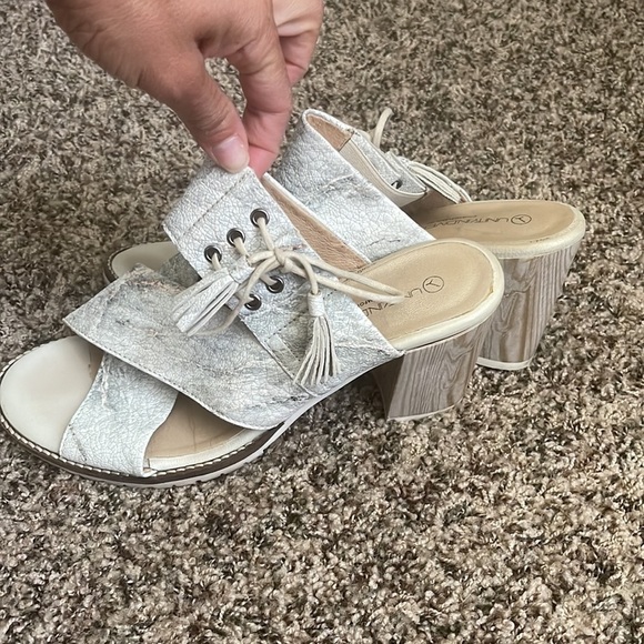 Unity in Diversity | Beige Fado Leather Sandal 41 - Picture 4 of 11